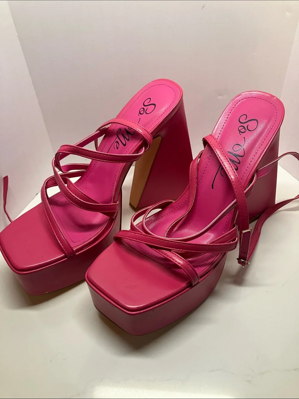 So Me Fuchsia Strappy Platform Heels